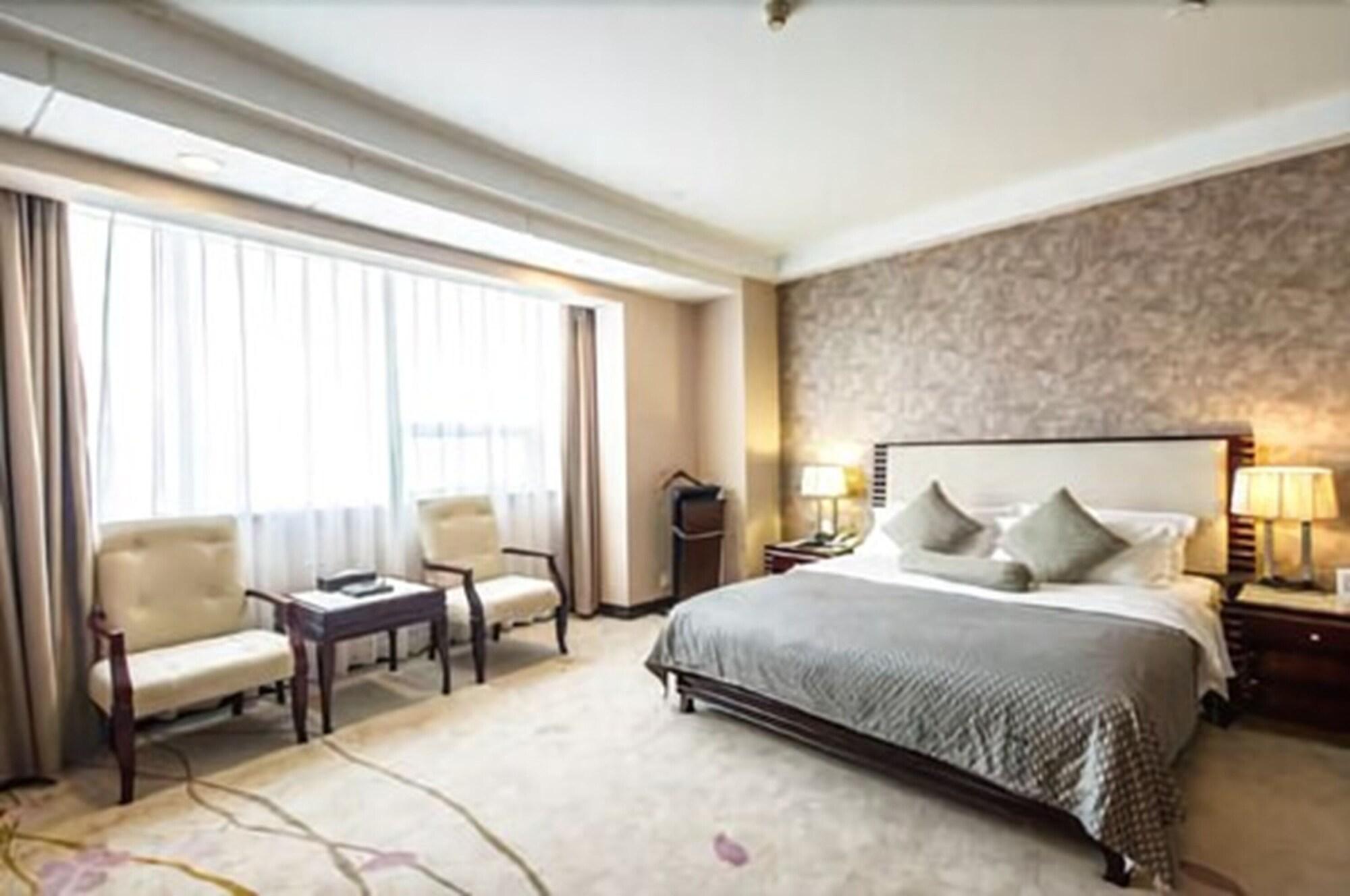 Hongyi Hotel Ухань Экстерьер фото